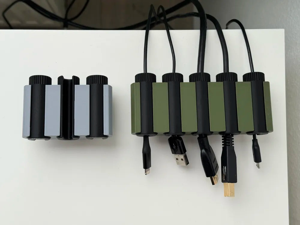 CABLE 03 — Organizador de Cables para Escritorio