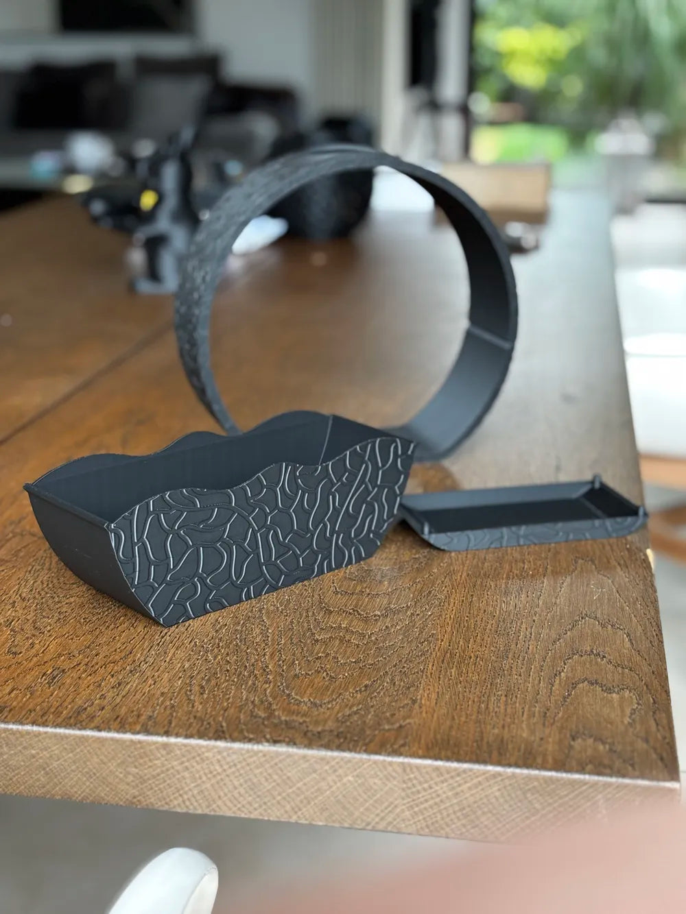 ORBIT 03 — Jardinera Decorativa con Riego Integrado